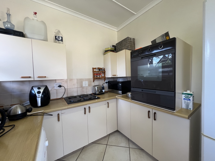 4 Bedroom Property for Sale in Wavecrest Eastern Cape